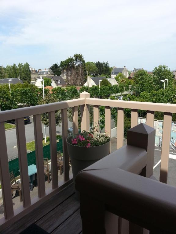 Hotel L'Ideal Le Mountbatten Arromanches-les-Bains Eksteriør bilde